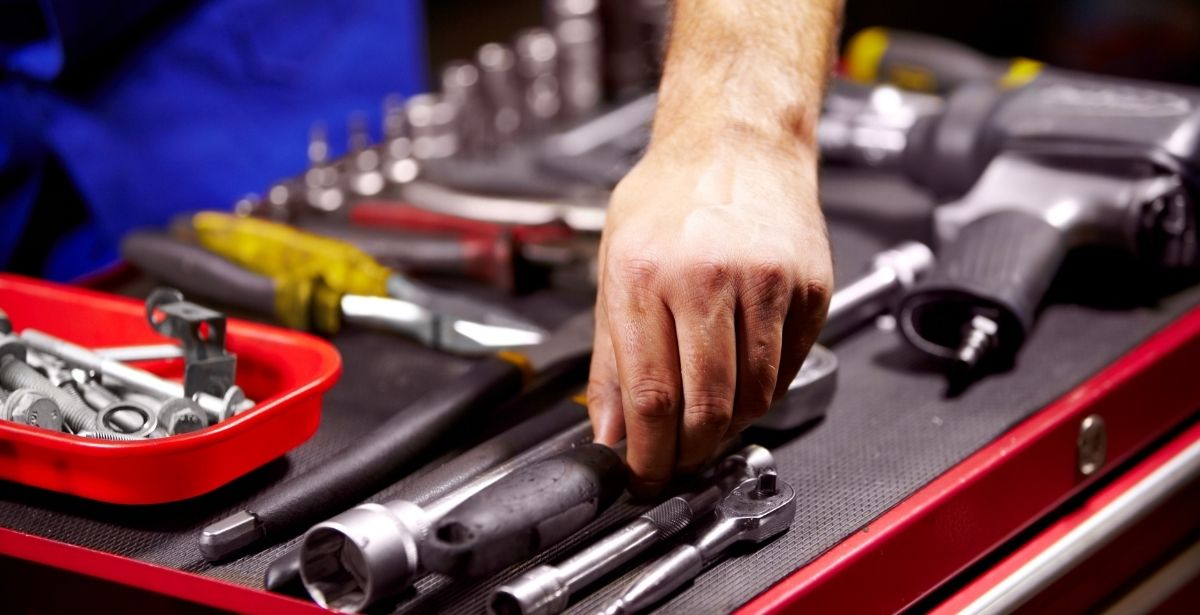 21 Essential Tools Every Mobile Mechanic Needs for Success on the Road